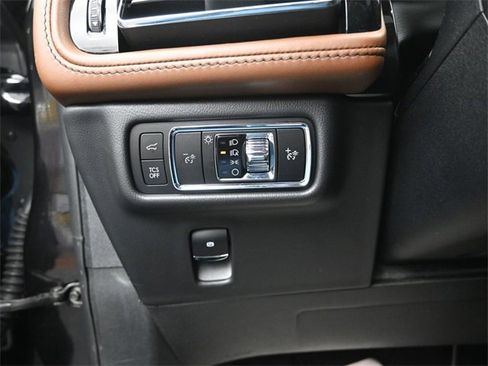 Certified 2023 Lincoln Nautilus Reserve w/ Equipment Group 201A image 19