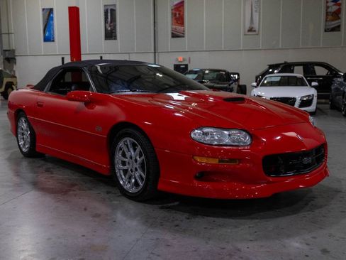 Used 2002 Chevrolet Camaro Z28 w/ SS Performance/Appearance Pkg RWD image 27