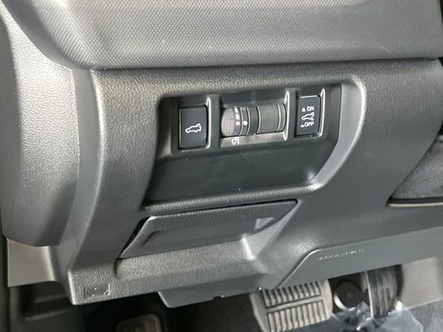 Used 2025 Subaru Forester Limited w/ Popular Package #2 AWD/4WD image 36