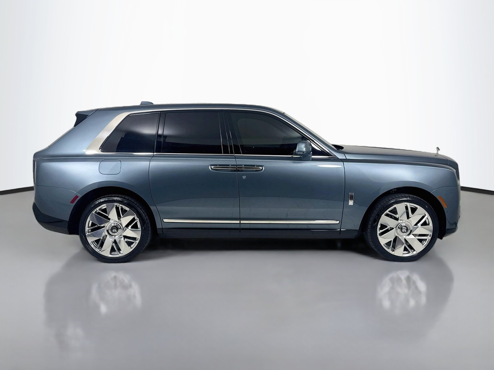 Certified 2026 Rolls-Royce Cullinan AWD/4WD image 10