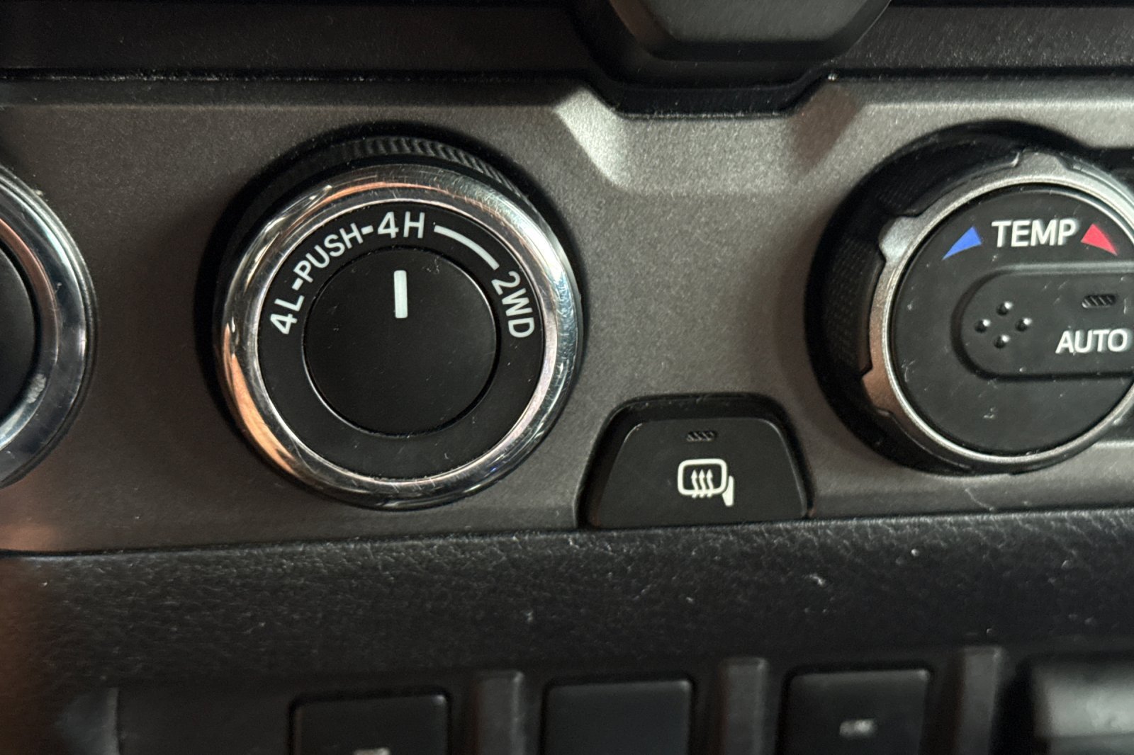 Used 2019 Toyota Tacoma TRD Off-Road AWD/4WD image 30