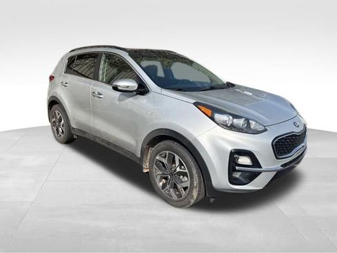 Used 2022 Kia Sportage EX w/ EX Technology Package image 2