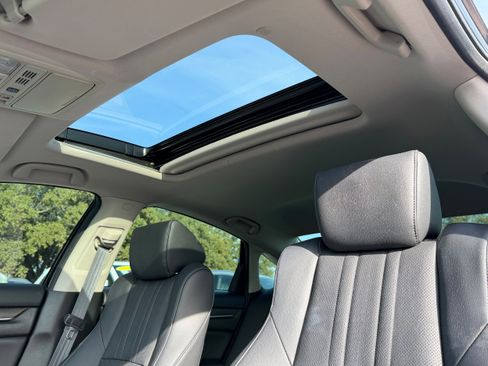 Used 2020 Honda Accord Touring image 24