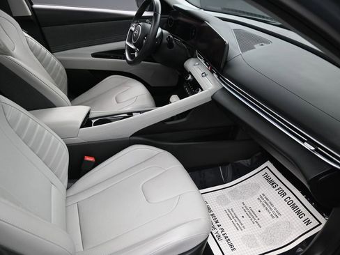 Used 2023 Hyundai Elantra Limited FWD image 33