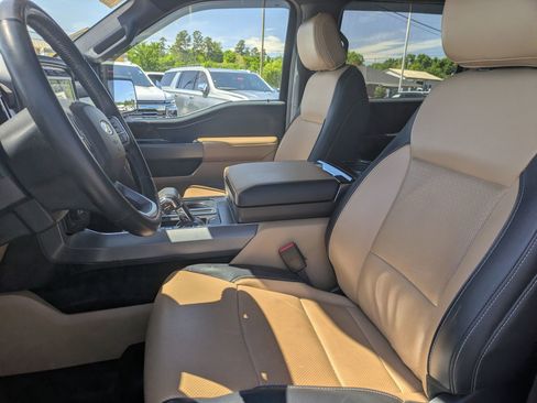 Used 2023 Ford F150 Lariat w/ Max Trailer Tow Package image 11