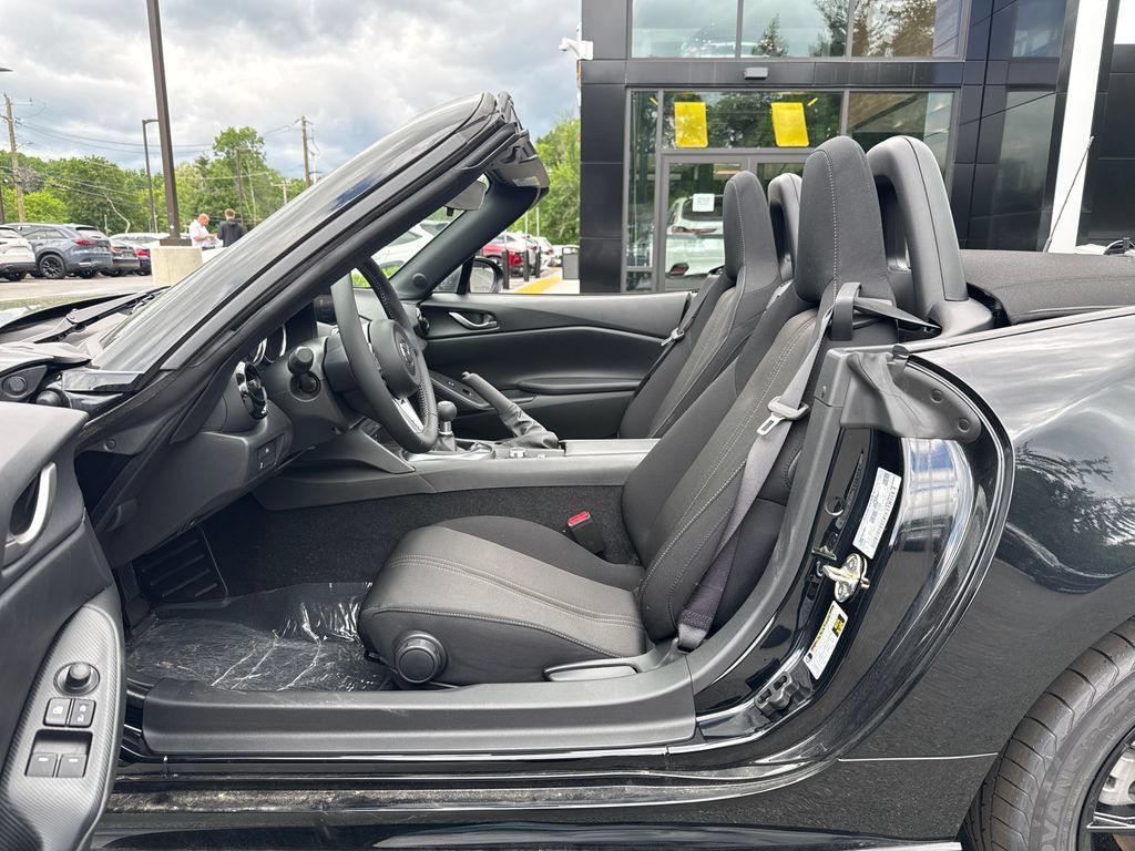 New 2026 MAZDA MX-5 Miata Sport w/ Appearance Package RWD image 10