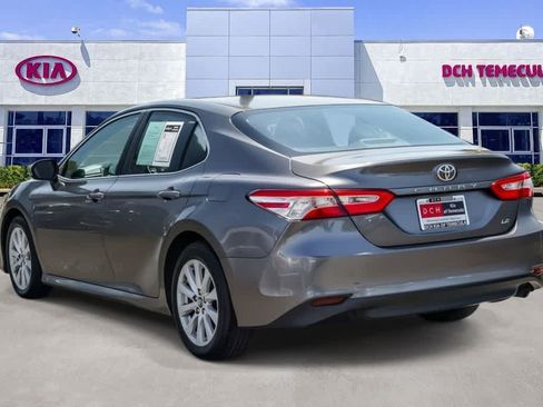 Used 2018 Toyota Camry LE FWD image 6