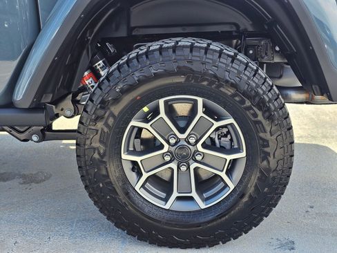 New 2026 Jeep Gladiator Mojave image 9
