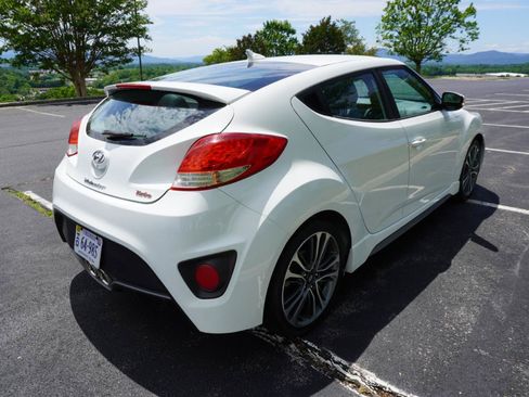 Used 2016 Hyundai Veloster Turbo FWD image 22