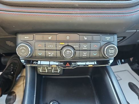 Used 2023 Dodge Durango GT image 28