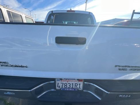 Used 2014 Toyota Tacoma PreRunner w/ SR5 Package image 19