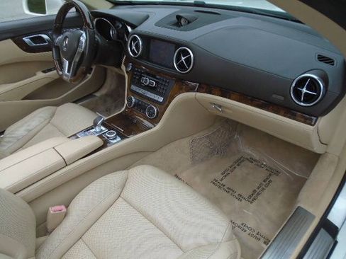 Used 2013 Mercedes-Benz SL 550 image 13