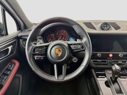 Certified 2026 Porsche Macan S AWD/4WD image 28