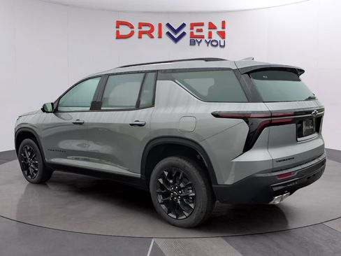 New 2026 Chevrolet Traverse LT w/ Midnight/Sport Edition image 3