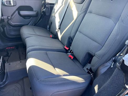 Used 2019 Jeep Wrangler Unlimited Sport image 13