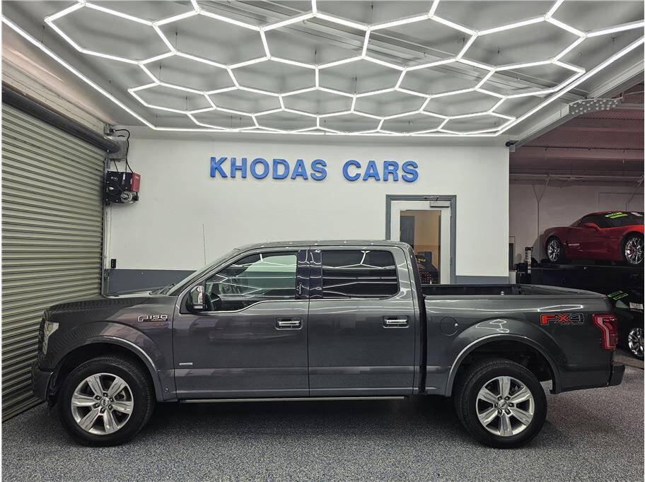 Used 2017 Ford F150 Platinum w/ Equipment Group 701A Luxury AWD/4WD image 1