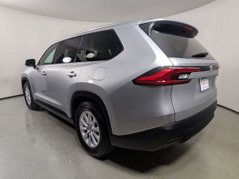 Used 2024 Toyota Grand Highlander XLE image 5