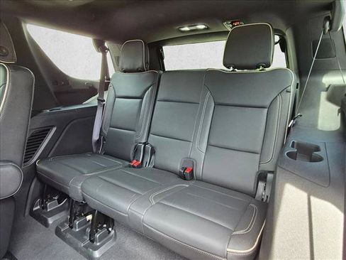 Used 2022 Chevrolet Tahoe Premier RWD image 16