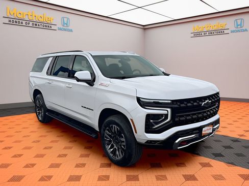 Used 2025 Chevrolet Suburban Z71 image 7