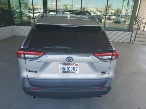Used 2021 Toyota RAV4 XLE image 10