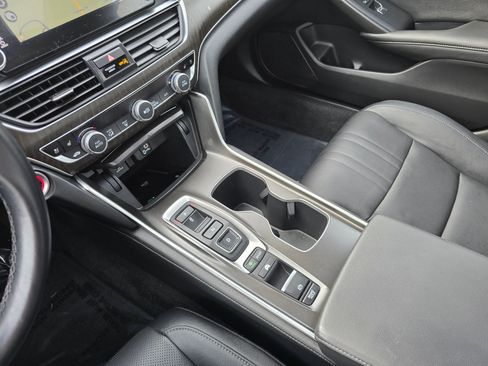 Used 2020 Honda Accord Touring image 39