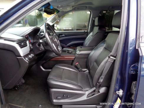 Used 2017 GMC Yukon SLT image 9
