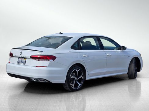 Used 2021 Volkswagen Passat 2.0T R-Line image 4