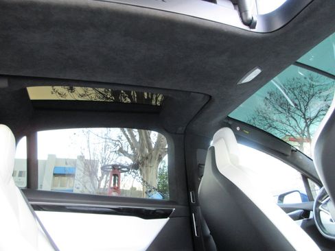 Used 2017 Tesla Model X P100D image 52