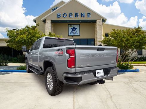 Used 2025 Chevrolet Silverado 2500 High Country w/ Technology Package AWD/4WD image 3