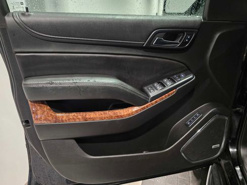 Used 2018 Chevrolet Suburban Premier image 26