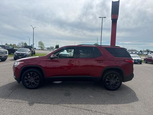Used 2018 Chevrolet Traverse RS FWD image 2