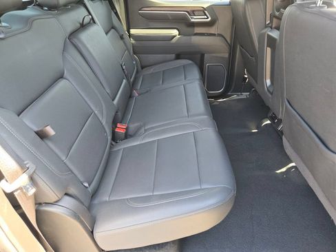 Used 2025 GMC Sierra 1500 SLT AWD/4WD image 15