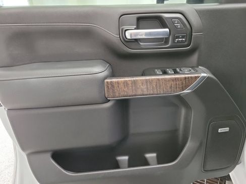 Certified 2022 GMC Sierra 2500 Denali w/ Denali Ultimate Package AWD/4WD image 17