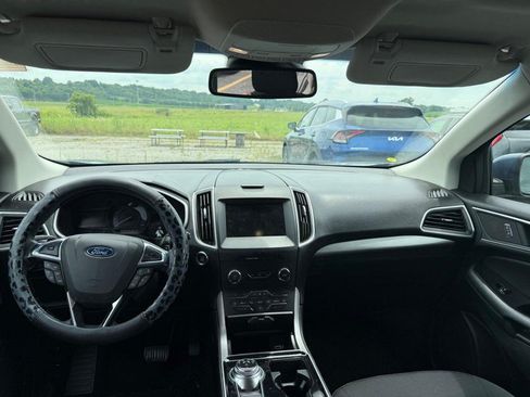 Used 2019 Ford Edge SEL w/ Cargo Accessory Package AWD/4WD image 2