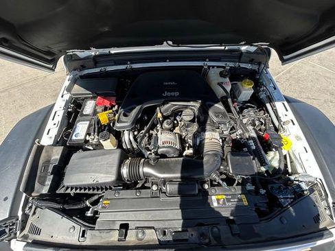 Used 2021 Jeep Gladiator Mojave AWD/4WD image 31