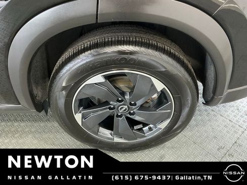 Used 2024 Nissan Rogue SV w/ SV Premium Package AWD/4WD image 41