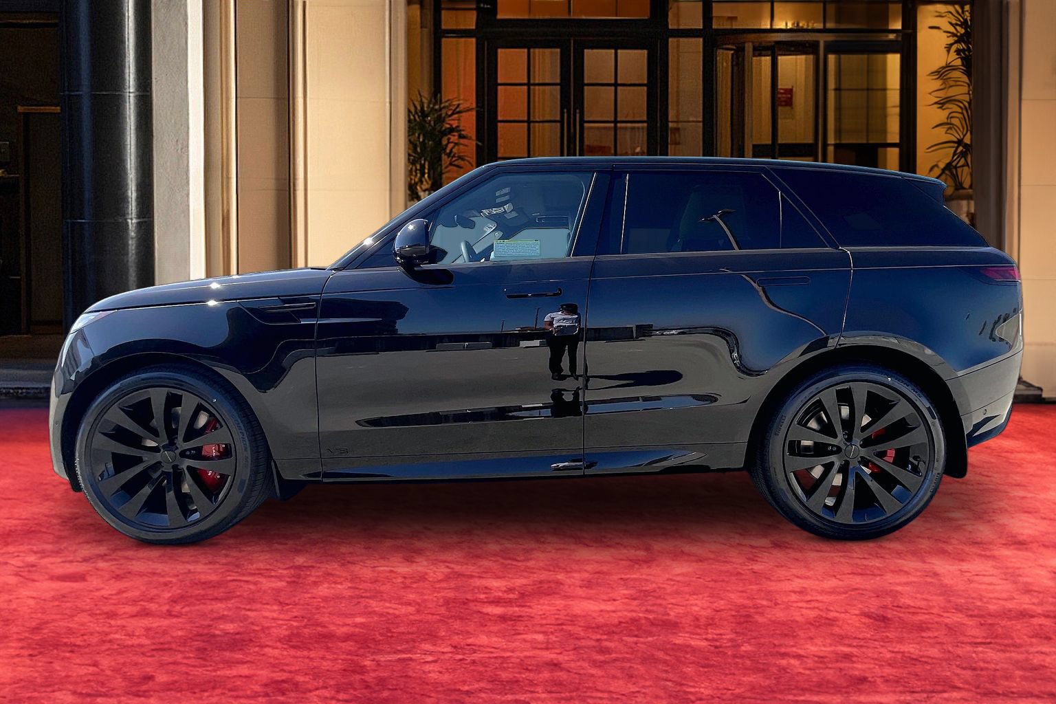 New 2026 Land Rover Range Rover Sport Dynamic SE AWD/4WD image 2