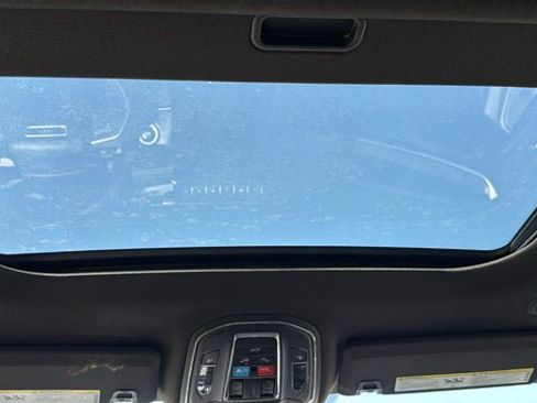 Certified 2025 Jeep Grand Cherokee Altitude AWD/4WD image 29