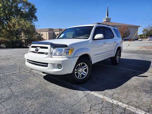 Used 2007 Toyota Sequoia SR5 image 4