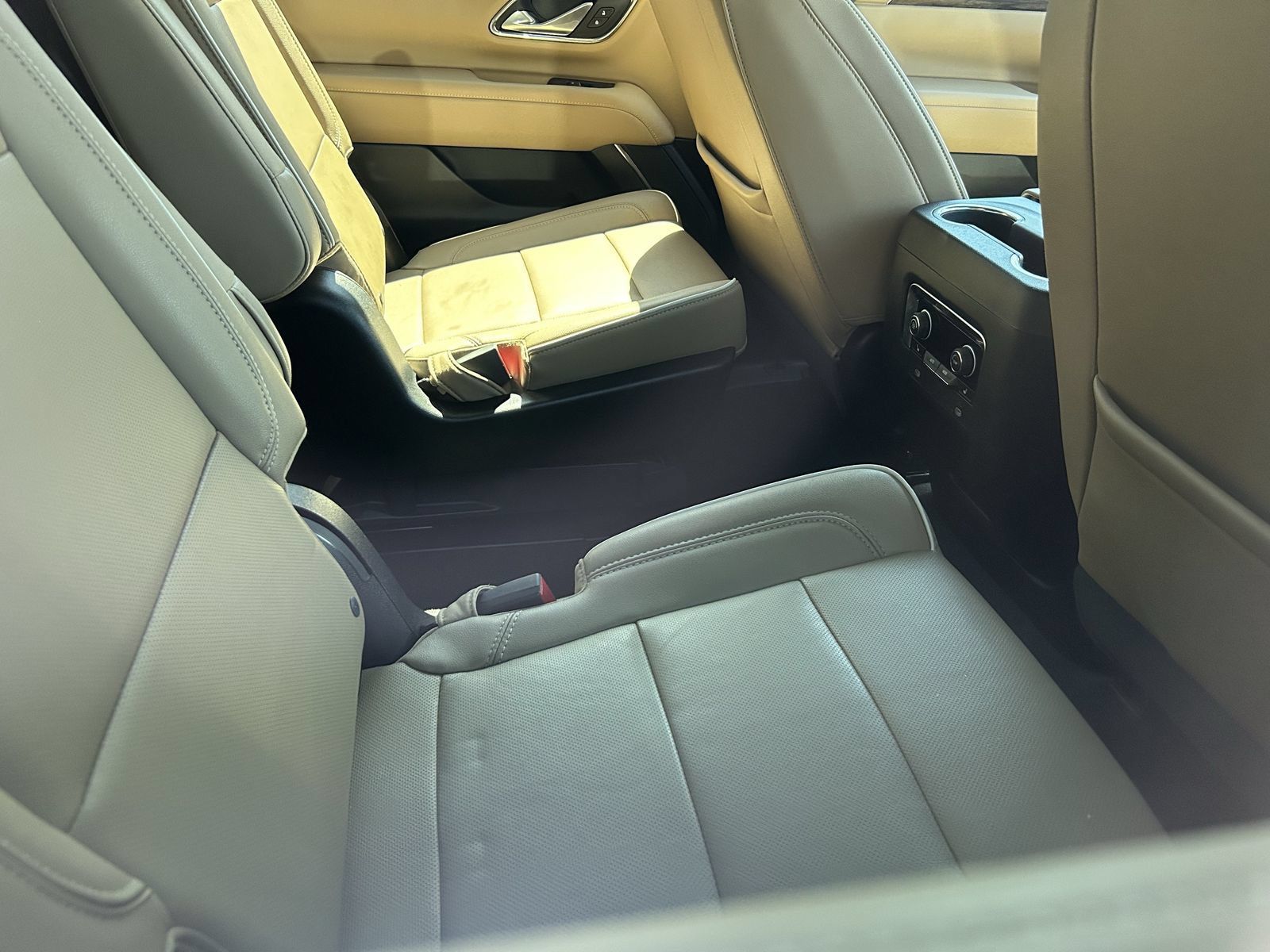 Used 2023 Chevrolet Suburban Premier AWD/4WD image 12
