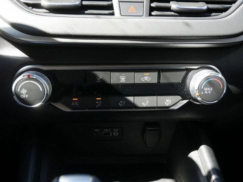 Certified 2022 Nissan Altima 2.5 SV FWD image 19