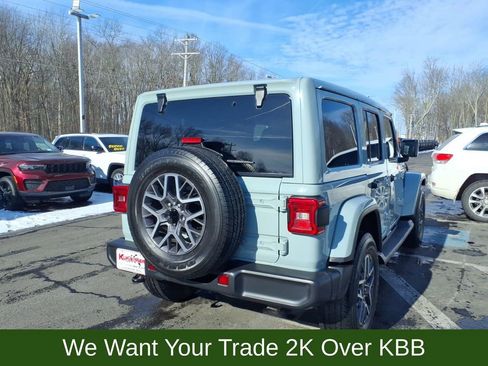 Used 2024 Jeep Wrangler Sahara image 7