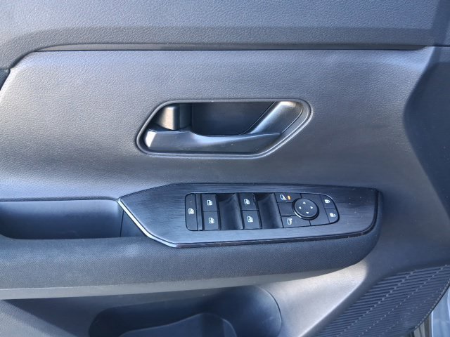 Used 2025 Nissan Kicks S FWD image 10