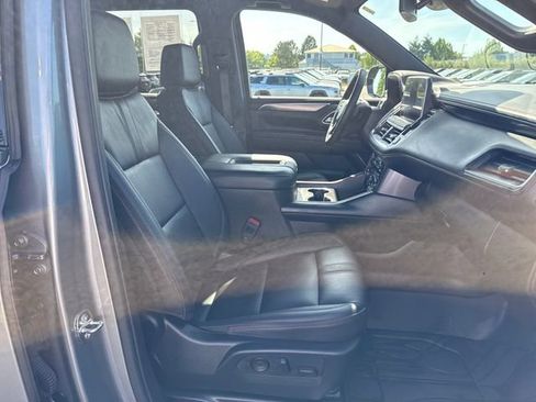 Used 2023 Chevrolet Suburban RST w/ Sport Performance Package AWD/4WD image 9