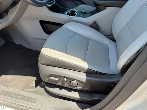 Used 2022 GMC Terrain SLT AWD/4WD image 12