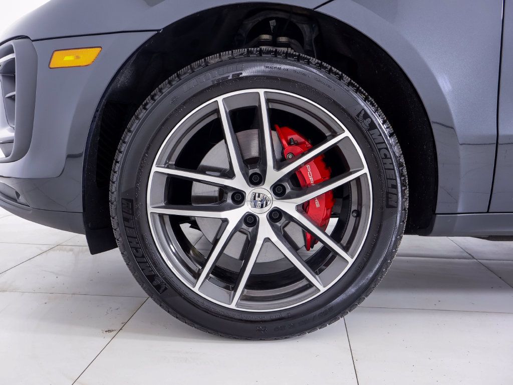 Certified 2026 Porsche Macan S AWD/4WD image 32