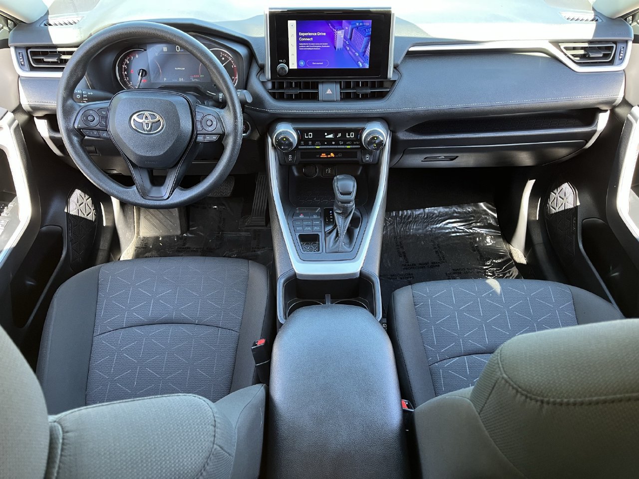 Used 2025 Toyota RAV4 XLE AWD/4WD image 9