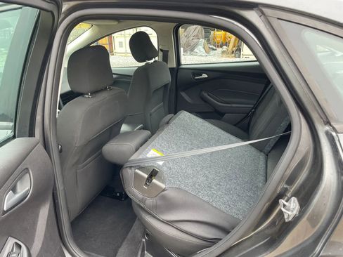 Used 2015 Ford Focus SE w/ Reverse Sensing Package image 8