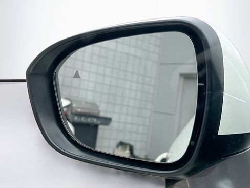 Used 2023 Nissan Rogue SV image 16