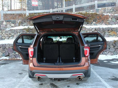 Used 2017 Ford Explorer Limited image 10